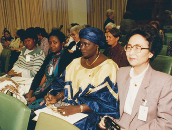 Photographie de déléguées participant à la Réunion des femmes parlementaires tenue dans le cadre de la 74e Conférence de l’UIP, à Ottawa en 1985